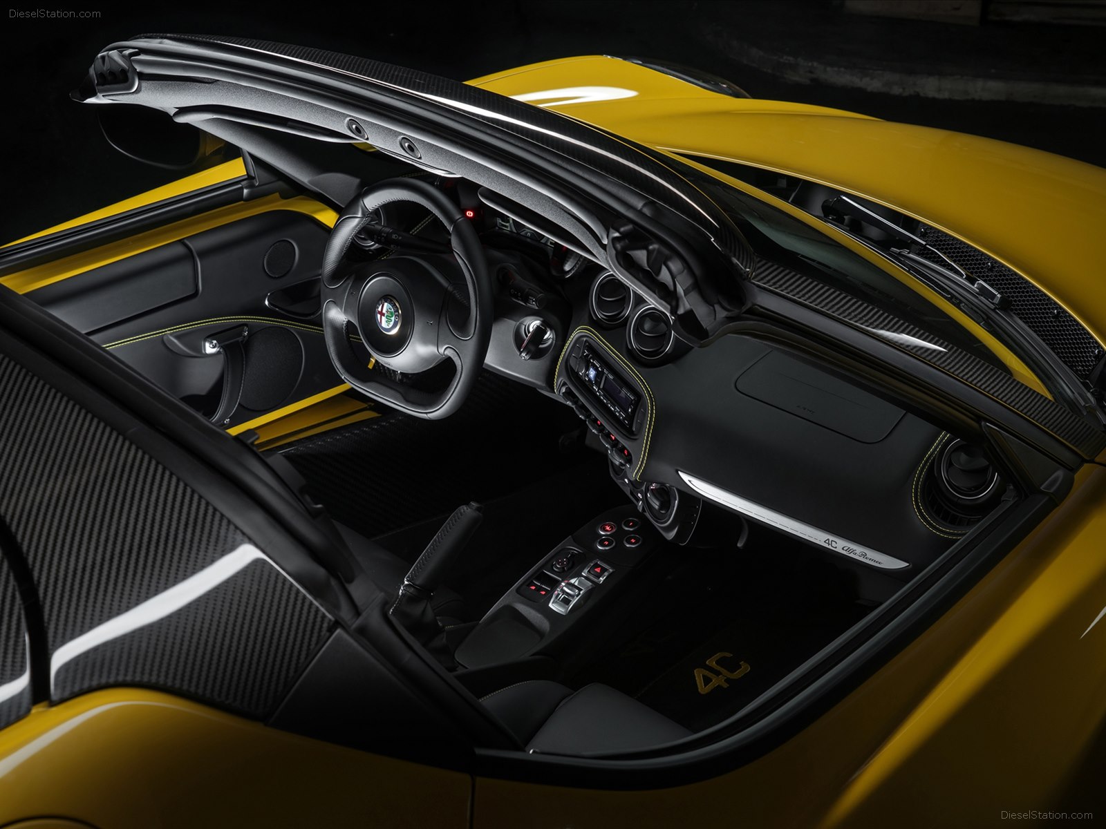 Alfa Romeo 4C Spider 2015
